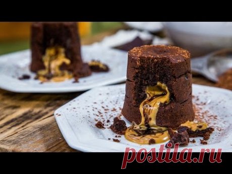 How to Make a Chocolate Fondant Cake with Molten Peanut Butter Center