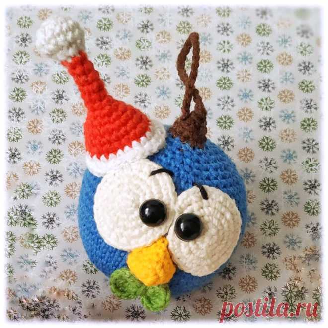PDF Новогодние шарики крючком. FREE crochet pattern; Аmigurumi toy patterns. Амигуруми схемы и описания на русском. Вязаные игрушки и поделки своими руками #amimore - новогоднее украшение, ёлочные шары, ёлочные игрушки, ёлочные украшения.