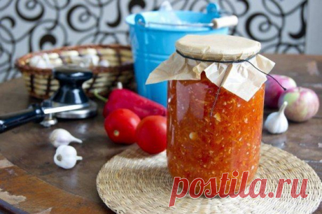 Аджика с яблоками.