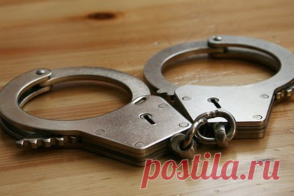Задержанный в ЛНР агент СБУ раскрыл детали покушения на главу района. Задержанный в Луганской народной республике (ЛНР) агент Службы безопасности Украины (СБУ) Владислав Роменский раскрыл детали покушения на главу Беловодского района. По словам задержанного, в 2014-2015 годах он проходил службу в ВСУ, а в 2022-м был завербован сотрудником СБУ Кириллом Гончаровым.