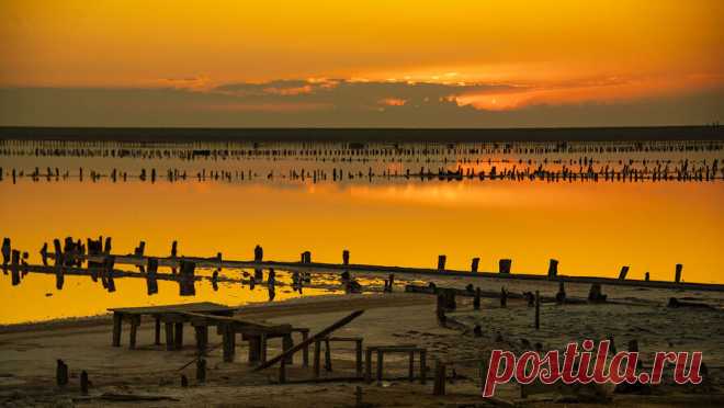 В Херсонской области несколько районов остались без электроэнергии. В пяти районах Херсонской области, а также частично в городе Геническ до окончания аварийно-восстановительных работ приостановлена подача электроэнергии. Об этом сообщается в Telegram-канале коммунального предприятия ...