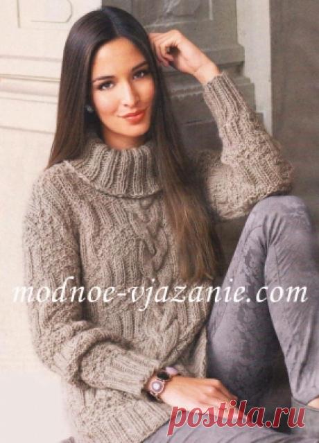 Свитер рельефным узором
