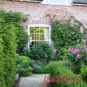 Garden edging ideas to give your space a smart finish | Ideal Home From neat and tidy lawn borders to precise paving stones, these garden edging ideas will give your outdoor space the perfect finishing touch