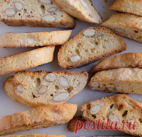 Cantucci и Biscotti: тосканское печенье • Dolce Vita Blog Традиционное тосканское печенье кантуччи и бискотти. В чем разница между ними? Простой рецепт с пошаговыми фото