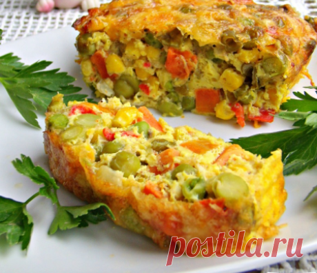 Праздничная овощная запеканка Ингредиенты:  Цветная капуста - 700 г. Морковь - 2 шт. Зеленый горошек - 120 г. Болгарский красный перец - 1 шт. Яйца - 4-5 шт. Сыр - 150 г. Мука - 3 ст.л. Соль, душистый перец - по вкусу.