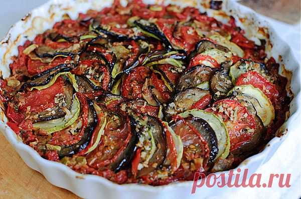 Потрясающее и очень вкусное овощное блюдо! Попробуй - не пожалеешь! "Рататуй". Вот рецепт...