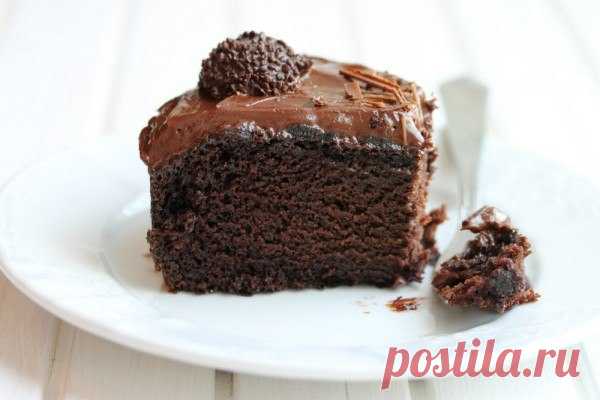 Торт пища дьявола

#Мука — 200 г. , 
#Сахар (желат. коричневый, но можно и простой) — 200 г. , 
#Какао -порошок — 30 г. , 
Сода — 1 ч. л. , 
#Соль — 1/4 ч. л. , 
Вода — 240 мл, 
Масло растительное (без запаха) — 80 мл, 
Уксус — 1 ст. л. , 
ваниль, 
Кофе растворимый (или цикорий) — 1 ч. л. 
#Шоколад темный — 100 г. , 
Сливки (33%) — 150 гр. 

1. Смешать в чашке все сухие ингредиенты, обязательно просеять их через сито. Размешать венчиком. 
2. Отдельно смешать воду, кофе, #м...