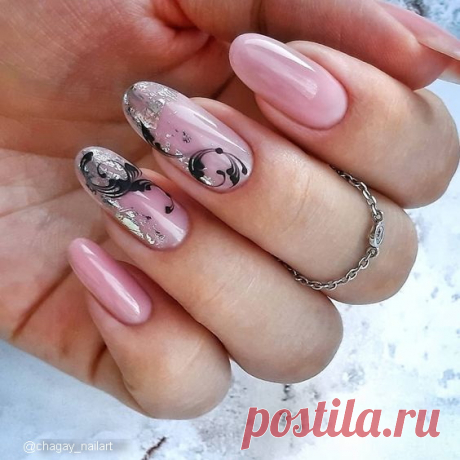 Ногти с вензелями