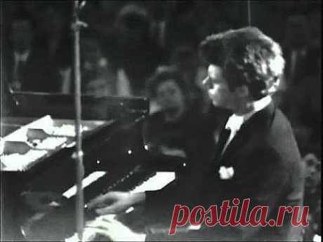 ▶ Рахманинов, Концерт № 2 для фортепиано - Ван Клиберн - YouTube