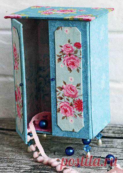 Шкафчик из картона