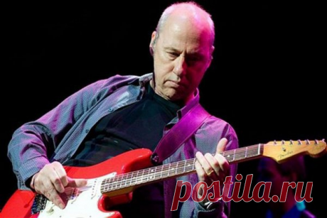Mark Freuder Knopfler /Нопфлер Марк/ А говорить, собственно, ничего и не нужно. Он весь в своём творчестве, в песнях, звучащих, как разговор, в словах, которые близки и понятный всем. И в свои 69 дарит доброе, музыкальное, звучащее, цепляющее...