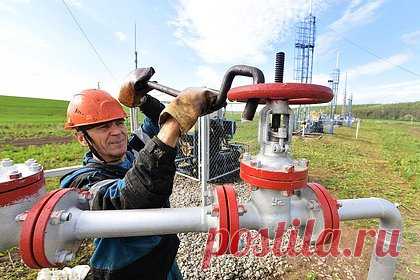 Еще одна страна понизит потолок цен на российскую нефть