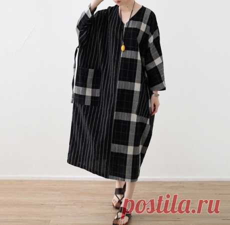 Maxi dress in black, Women's linen Dresses, Loose long Dresses, Bat sleeve Dresses, maternity dress 【Fabric】 Cotton, linen 【Color】 black 【Size】 Shoulder width is not limited Bust 168cm / 66 Shoulder + sleeve length 60cm /23.4 Cuff circumference 27cm/ 11 Length 115cm / 45 Pendulum circumference 140cm/ 55   Have any questions please contact me and I will be happy to help you.