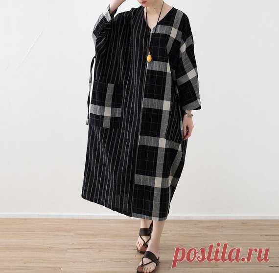 Maxi dress in black, Women's linen Dresses, Loose long Dresses, Bat sleeve Dresses, maternity dress 【Fabric】 Cotton, linen 【Color】 black 【Size】 Shoulder width is not limited Bust 168cm / 66 Shoulder + sleeve length 60cm /23.4 Cuff circumference 27cm/ 11 Length 115cm / 45 Pendulum circumference 140cm/ 55   Have any questions please contact me and I will be happy to help you.