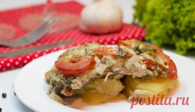 Свинина с картошкой в духовке под помидорами и сыром, рецепт с фото | Все Блюда