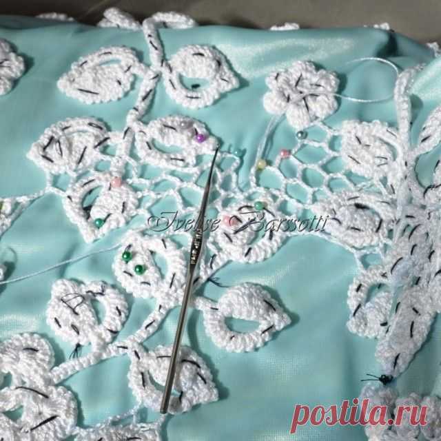 ... ponto a ponto... bom dia.. #irishcrochetlace #croche #crocheirlandes #luxury #weeding #noivas #crochetstyle #boho #renda #modaartesanal #handmade
