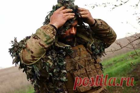 Марочко рассказал о попытках ВСУ ввести в заблуждение российскую радиоразведку. Вооруженные силы Украины (ВСУ) пытаются вести радиоигру в зоне ответственности 2-го гвардейского Луганско-Северодонецкого армейского корпуса России, сообщил подполковник Народной милиции Луганской народной республики (ЛНР) в отставке Андрей Марочко. Он отметил, что радиоигра ведется в серднем два-три раза в день.