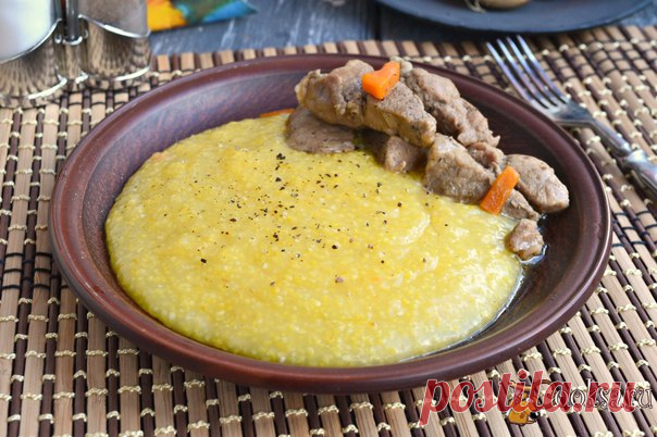 Кукурузная каша в мультиварке Очень вкусной получается кукурузная каша в мультиварке. В моей семье кукурузную крупу не очень жалуют, но такую кашу ели с удовольствием. В горячем виде каша остается жидковатой, но когда немного остынет - густеет. Кукурузная каша может быть отличным гарниром к мясу, тушеным овощам, тушеной рыбе.