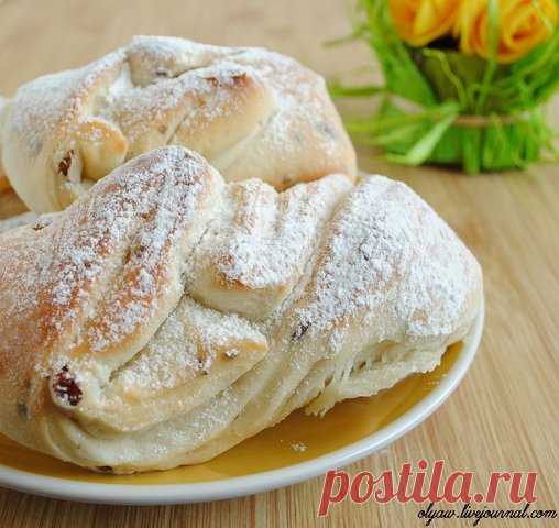 ПОСТНЫЕ ВИТЫЕ БУЛОЧКИ С ИЗЮМОМ