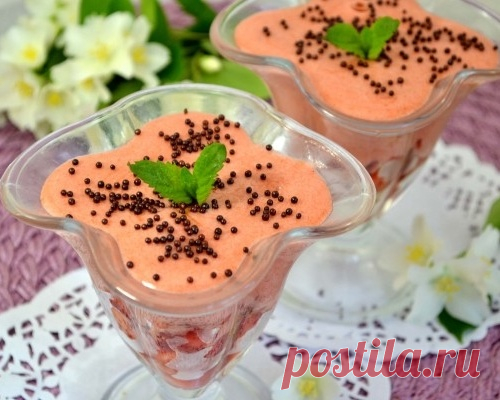Клубничный десерт с желатином