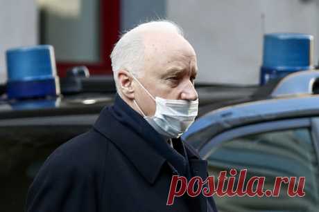 Бастрыкин взял на контроль дело сломавшего руку оперативнице инспектора ГИБДД. Глава Следственного комитета России (СКР) Александр Бастрыкин поручил доложить ему об обстоятельствах драки инспектора ГИБДД и сотрудницы угрозыска. Дело поставили контроль в центральном аппарате СКР. На 34-летнего инспектора ГИБДД, сломавшего оперативнице руку, завели дело о превышении полномочий.