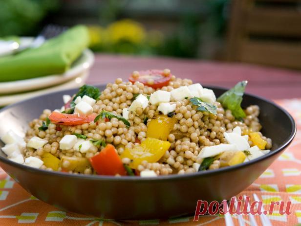 Израильский кускус (птитим) с рататуем на гриле, моцареллой и французской заправкой