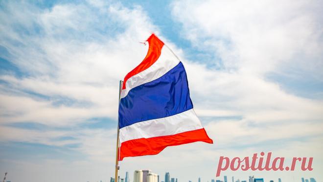 Таиланд закрыл более 600 школ на границе с Камбоджей. Власти Таиланда приняли решение временно приостановить работу 641 школы в приграничных районах из-за эскалации с Камбоджей. Об этом сообщается в заявлении тайского минобразования, передает портал Khaosod. Как отмечается в заявлении, ...