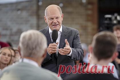 Шольц высказался о поддержке Украины. Германия никогда не станет действовать в одиночку и будет ориентироваться на мнение союзников в вопросе поддержки Украины. Об этом заявил канцлер ФРГ Олаф Шольц во время встречи с избирателями в Магдебурге. По его словам, ради Украины Берлин отказался от принципов, запрещающих экспорт оружия в кризисные регионы.