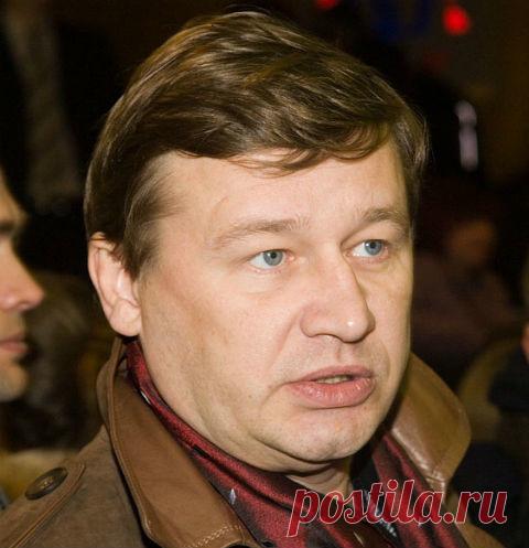 Роман с Верой Сотниковой, смерть отца и тайный ребенок: что скрывал режиссер Олег Фомин | StarHit.ru