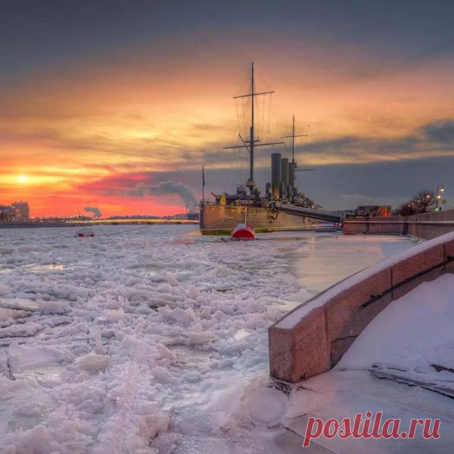Санкт-Петербург и его окрестности на фотографиях Эдуарда Гордеева