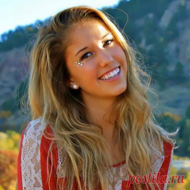 Подруга — это новостное издание, психиатр, бармен, рекламный менеджер, служба спасения и круглосуточный телефон доверия в одном лице.