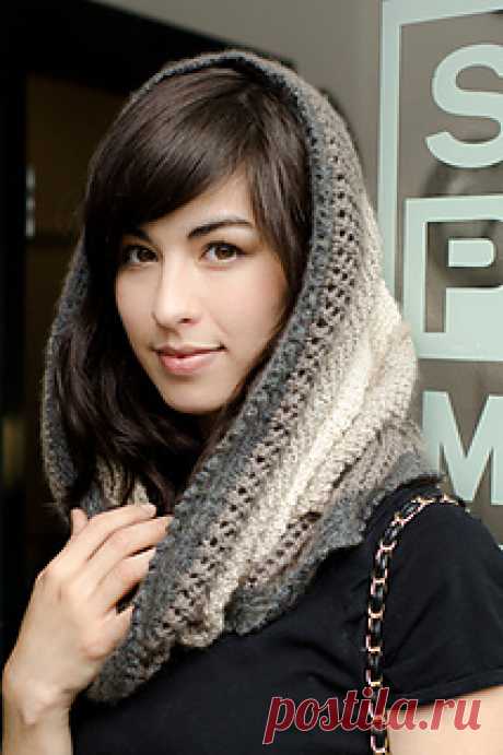 Cashmere Queen Cowl pattern by Cirilia Rose 
Moebius Cast-on, multiple stitch patterns and a picot bind-off.
