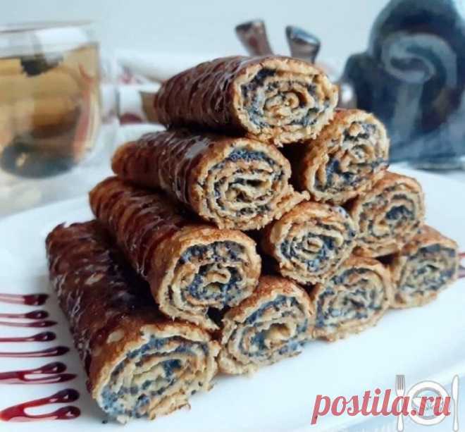 ​Блинчики на овсяных отрубях с маковой начинкой Ингредиенты: 1 яйцо 3 ст.л. овсяных отрубей 100 мл молока 2 ст.л. кефира ( можно сметану, йогурт) чуть соли 1/4 ч.л. соды 2 ст.л. кукурузной муки (можно любую полезную)Крем 150 мл молока 1, 5 ч.л. кук.крахмала 5 ст.л. мака 1, 5 ч.л....