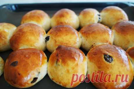 Простой рецепт пышных булочек с изюмом к чаю. Готовим из сдобного ароматного теста | Палочки для еды – рецепты | Дзен