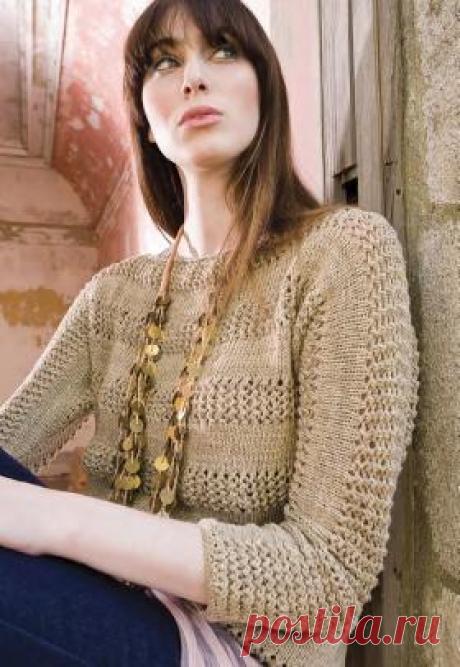 Пуловер с укороченным рукавом и ажурными вставками Женственный пуловер с рукавом 3/4 и вырезом лодочка, связанный на спицах из хлопковой пряжи. Описание дано для всех размеров. Изделие...