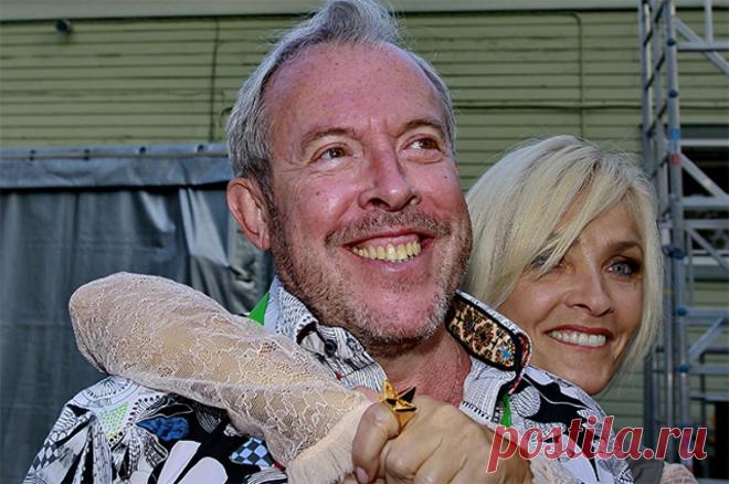 «Собрала помятышей, как и она сама». Народ высказался о фестивале Вайкуле. «Кто будет платить деньги, чтобы посмотреть на это сборище? Вайкуле явно надеялась утереть нос России, а получается позор!» — пишут в Сети, обсуждая мероприятие Вайкуле.