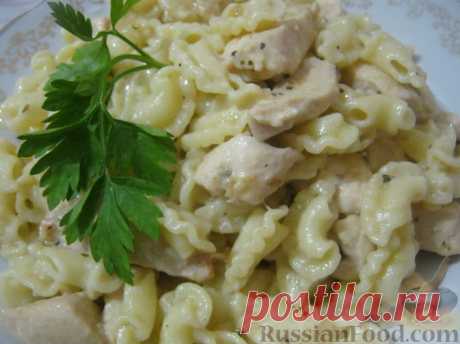 Рецепт: Паста c куриной грудкой под сливочным соусом на RussianFood.com