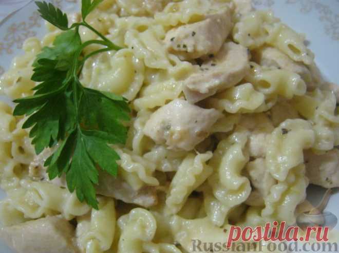 Рецепт: Паста c куриной грудкой под сливочным соусом на RussianFood.com