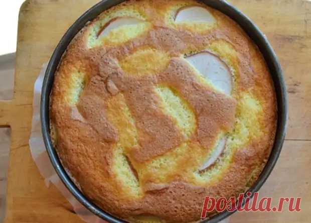 Яблочная шарлотка по-молдавски: просто готовить, вкусно есть, и красиво смотрится на столе - Будет вкусно - Медиаплатформа МирТесен