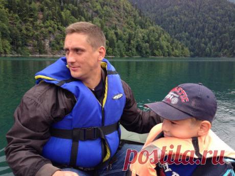 Как не воспитать маминого сыночка: 10 правил для родителей