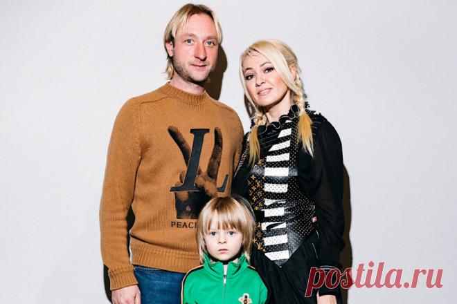 Евгений Плющенко вернулся на лед после операции на позвоночнике
(январь 2019 г.)