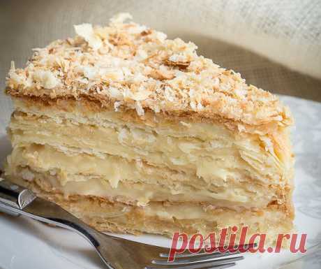 Торт «Наполеон» 
Классический рецепт приготовления вкуснейшего торта «Наполеон» из слоеного теста и заварного крема.