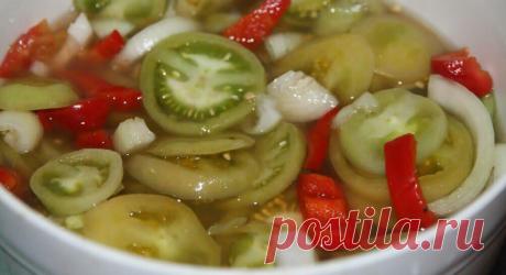 Продолжаем спасать зеленые помидоры: маринуем с перцем на зиму, можно без стерилизации и с чесноком. Уже 10 банок готовы
Это очень вкусно — помню вкус с детства, и в прошлом году меня соседушка, Нина Филипповна, угощала. Остренький, звонкие, пронзительно-маринованные — удачный баланс сахара и кислоты в маслянистом маринаде. Да сам маринад хорош, ароматный вкусный — отличный. Делюсь с...
Читай дальше на сайте. Жми подробнее ➡