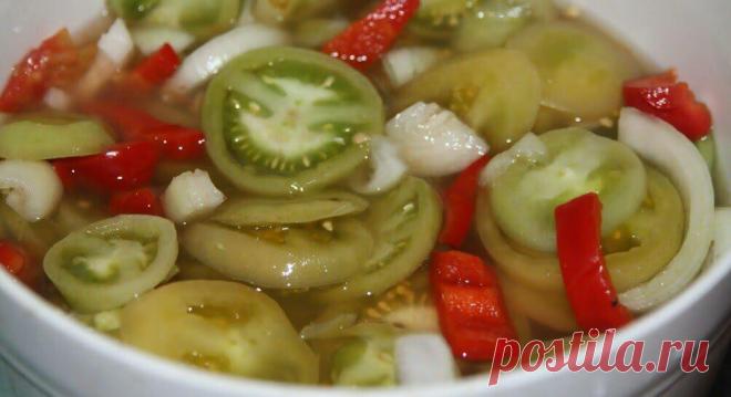 Продолжаем спасать зеленые помидоры: маринуем с перцем на зиму, можно без стерилизации и с чесноком. Уже 10 банок готовы
Это очень вкусно — помню вкус с детства, и в прошлом году меня соседушка, Нина Филипповна, угощала. Остренький, звонкие, пронзительно-маринованные — удачный баланс сахара и кислоты в маслянистом маринаде. Да сам маринад хорош, ароматный вкусный — отличный. Делюсь с...
Читай дальше на сайте. Жми подробнее ➡