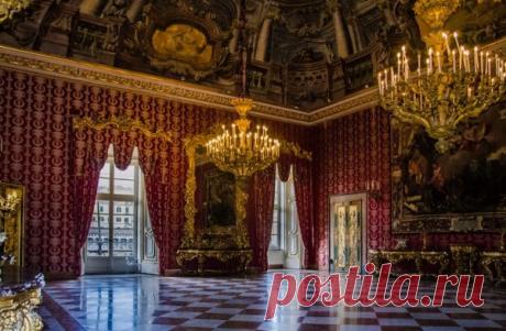 Королевский Дворец - Палаццо Реале теперь открыт допоздна - Неаполь по-славянски

С пятницы 4 июля и до конца года Королевский Дворец в Неаполе оставит открытыми двери до 22 часов