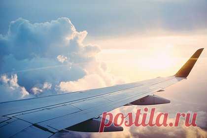 Более десяти российских аэропортов ввели ограничения на полеты