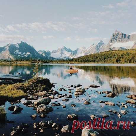 Alex Strohl @alexstrohl  Early morning on Lake Amethyst with @twheat and @bythebrush. One of the most calm places I've ever been.
Read more at https://websta.me/p/779338105373779093_1988768#1WXueJCo0RV3QEGv.99 ...Instagram photo