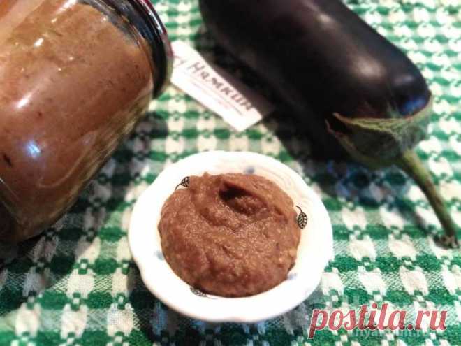 Вкусная баклажанная икра по ГОСТу рецепт пошаговый с фото - Nyamkin.RU Вкусная баклажанная икра по ГОСТу — пошаговый рецепт приготовления. Русская кухня. Необходимые продукты: баклажаны, лук репчатый, чеснок, помидоры, перец болгарский красный, морковь
