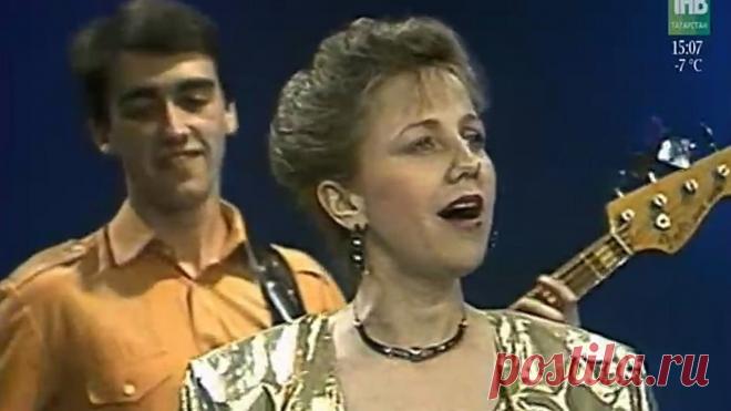 Зухра Шарифуллина - Туган як искэ тошэ
Зөһрә Шәрифуллина - Туган як искә төшә
Рәшит Кәлимуллин көе, Рөстәм Фәйзуллин сүзләре