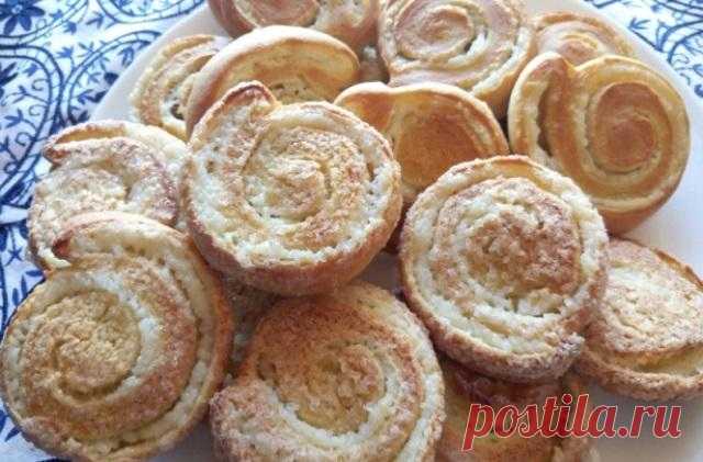 Аппетитные спиральные булочки с творогом без дрожжей и масла.
